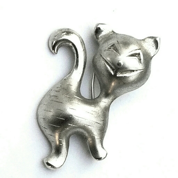 Vintage Wells Sterling Silver Clever Cat Brooch - Picture 1 of 4